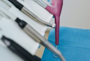 Wybielanie zębów, a plomby – co warto wiedzieć?