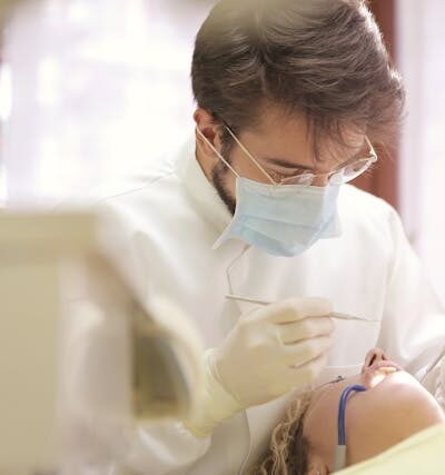 Jak długo wytrzymuje odbudowa zęba na włóknie szklanym?