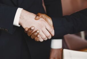 Jak kancelaria restrukturyzacyjna negocjuje z wierzycielami?