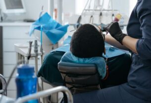 Jak periodontolog ocenia, czy ząb da się jeszcze uratować?